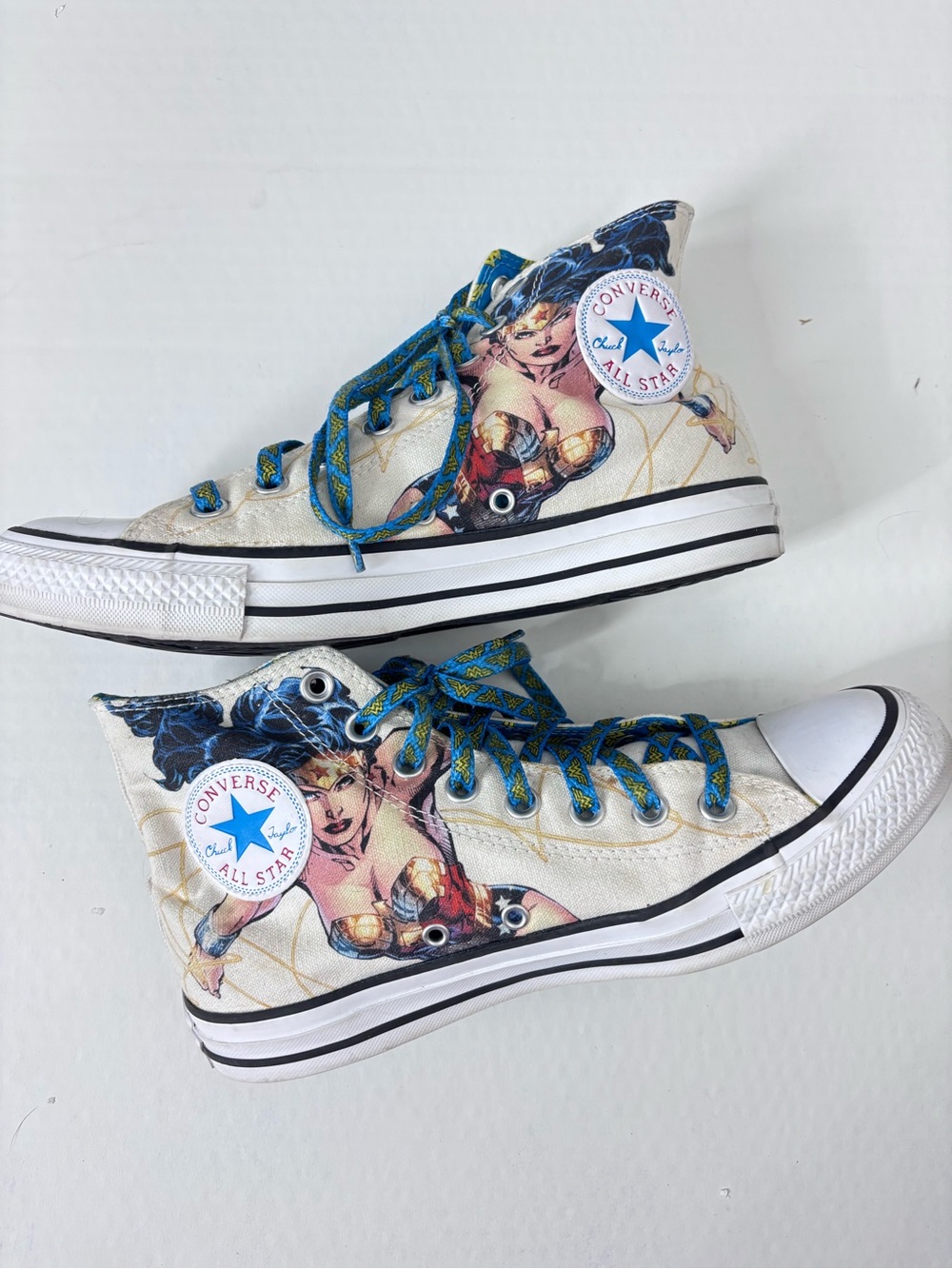 Wonder Woman High-Top Converse Sneakers Women’s 9 Men’s 7 Like New